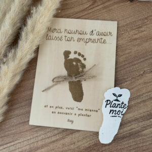 Carte-empreinte-pied-personnalisee-nounou-papier-ensemence-epis-de-bois