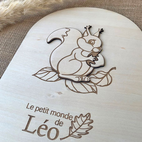 plaque-de-porte-personnalisee-avec-prenom-ecureuil-collection-bois-cadeau-naissance-personnalise