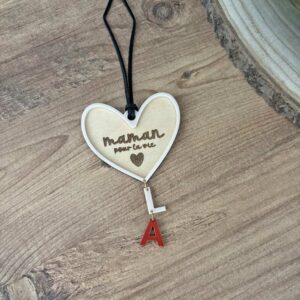 bijou-retroviseur-en-bois-personnalise-avec-initiales